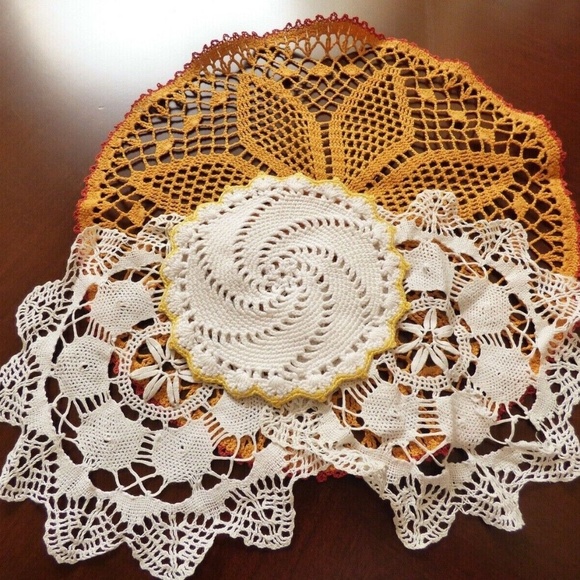 VTG lot of 4 Table Doily Lace Center Mat Dresser hand crochet White Orange - Picture 8 of 8